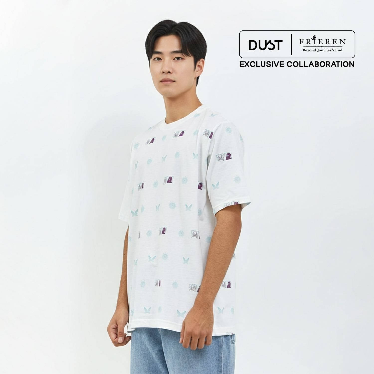 DUST Kaos Abstrak Unisex Frieren With Fern Putih (D.74293-U)
