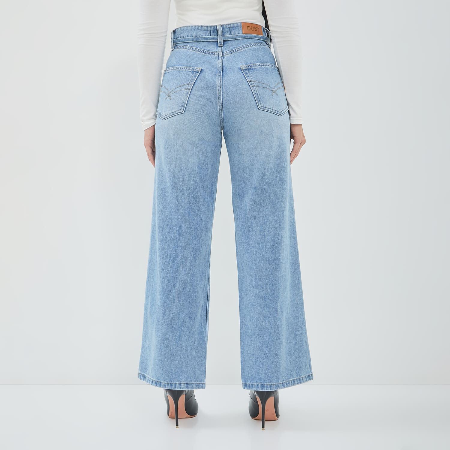 DUST Celana Loose Straight Jeans Lanika Light Blue (D.39170)