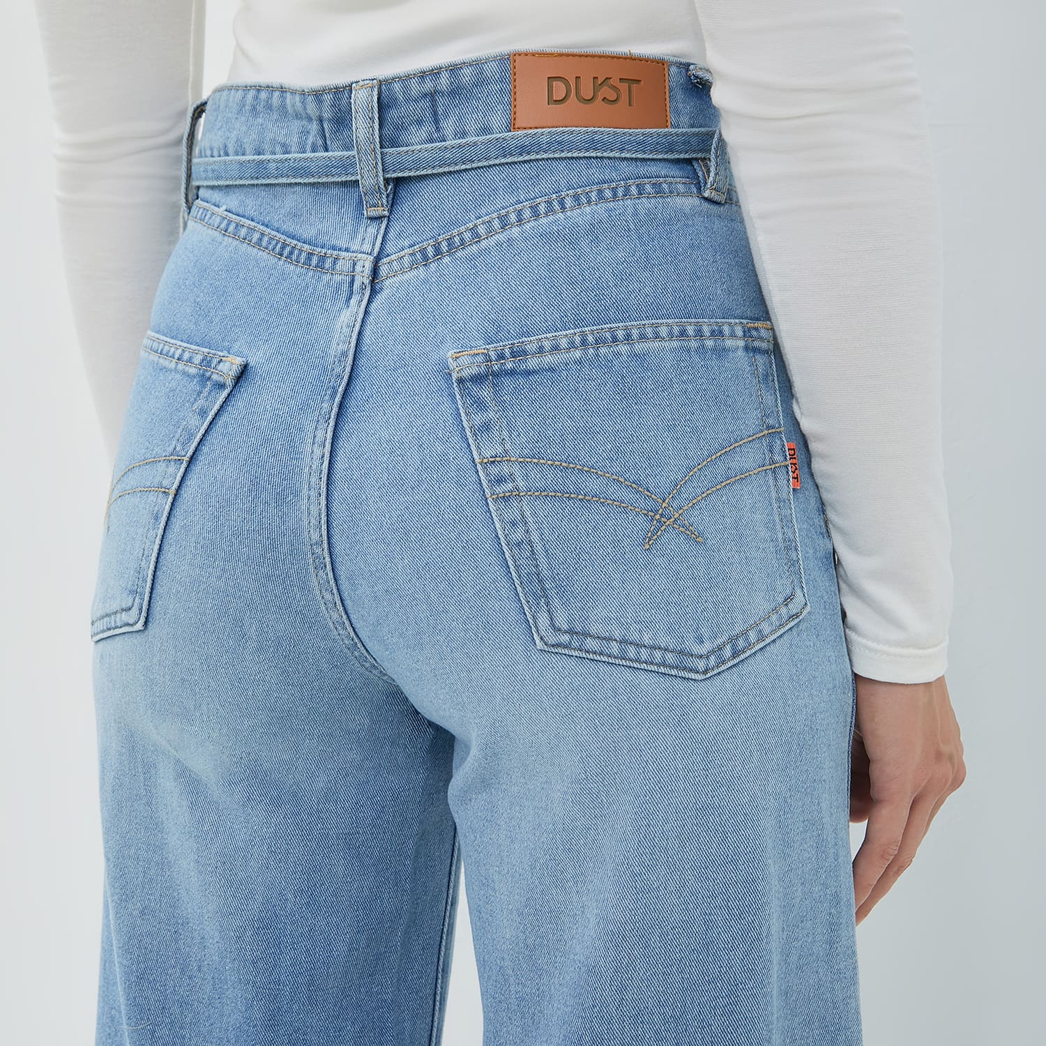 DUST Celana Loose Straight Jeans Lanika Light Blue (D.39170)