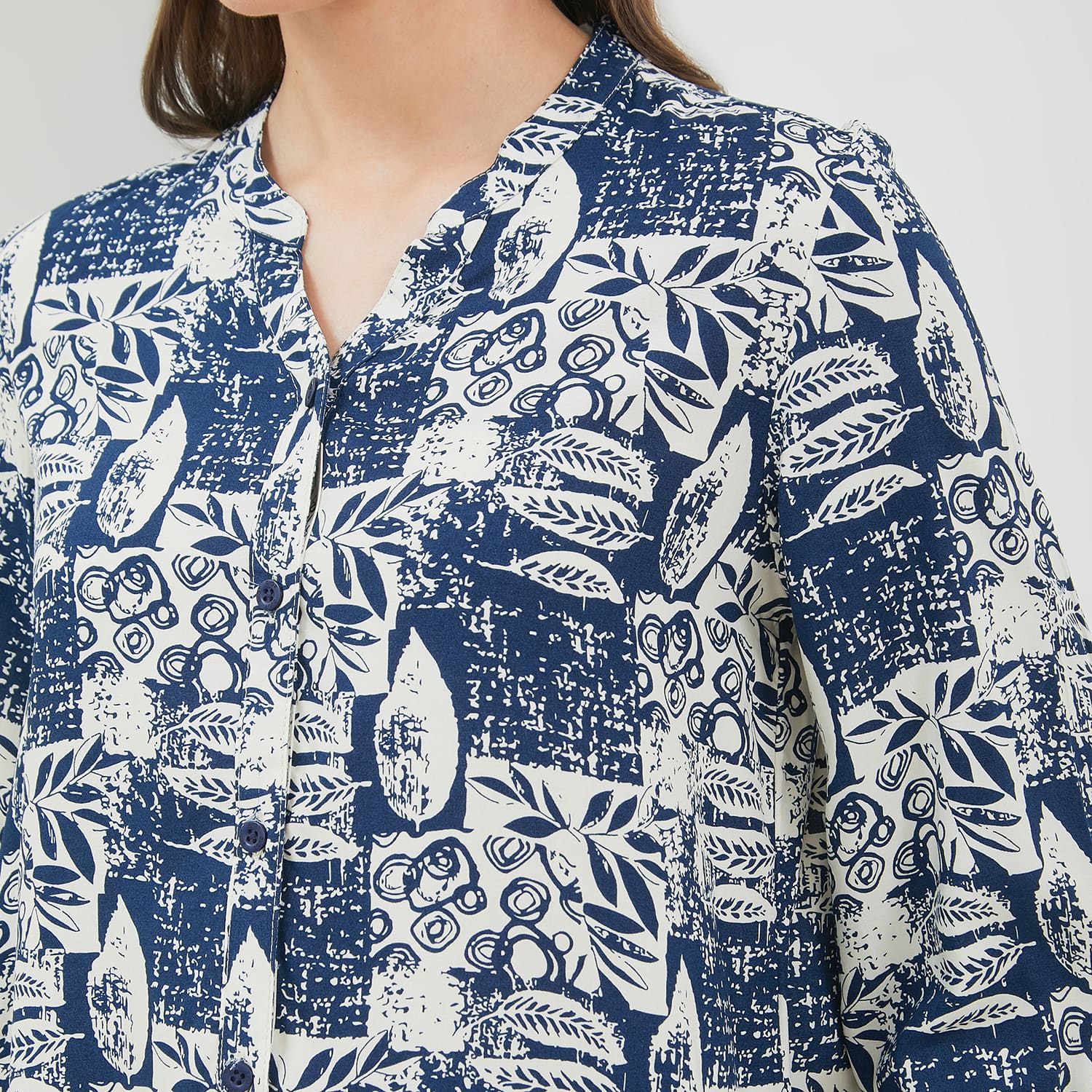 DUST Blouse Narva Abstrak Navy ECOVERO™ Comfease (D.116561)