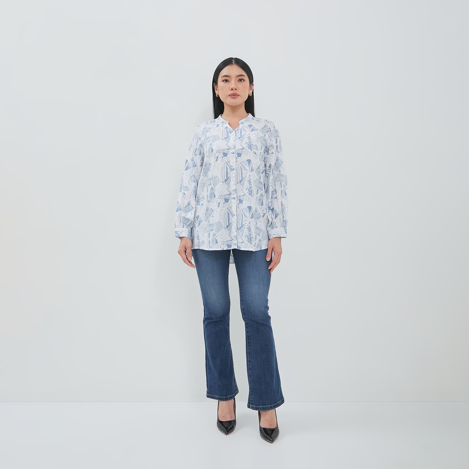 DUST Blouse Narva Abstrak Putih ECOVERO™ Comfease (D.116565)