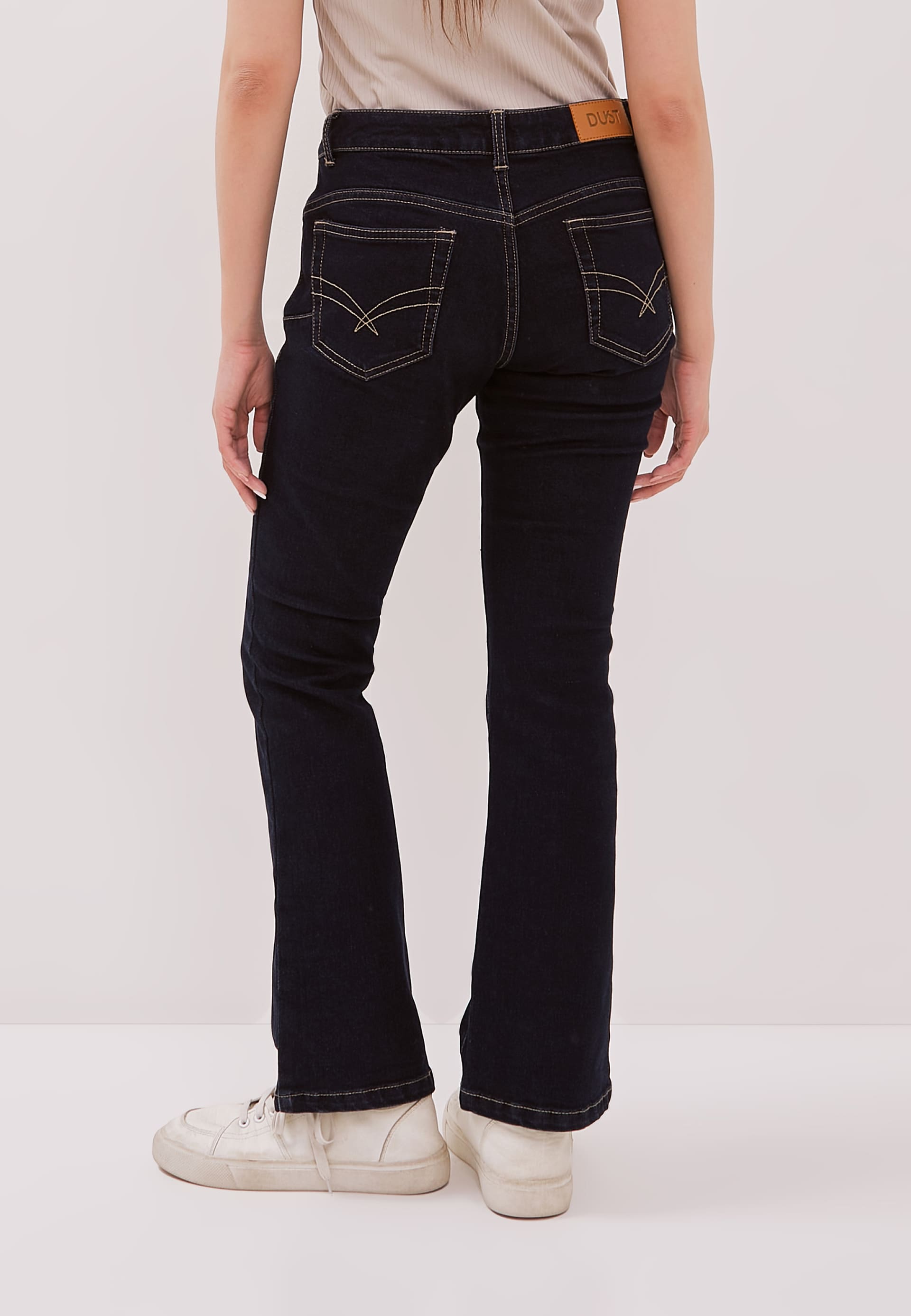 DUST Celana Mid Rise Bootcut Jeans Laira Medium Dark Blue (D. 31308)