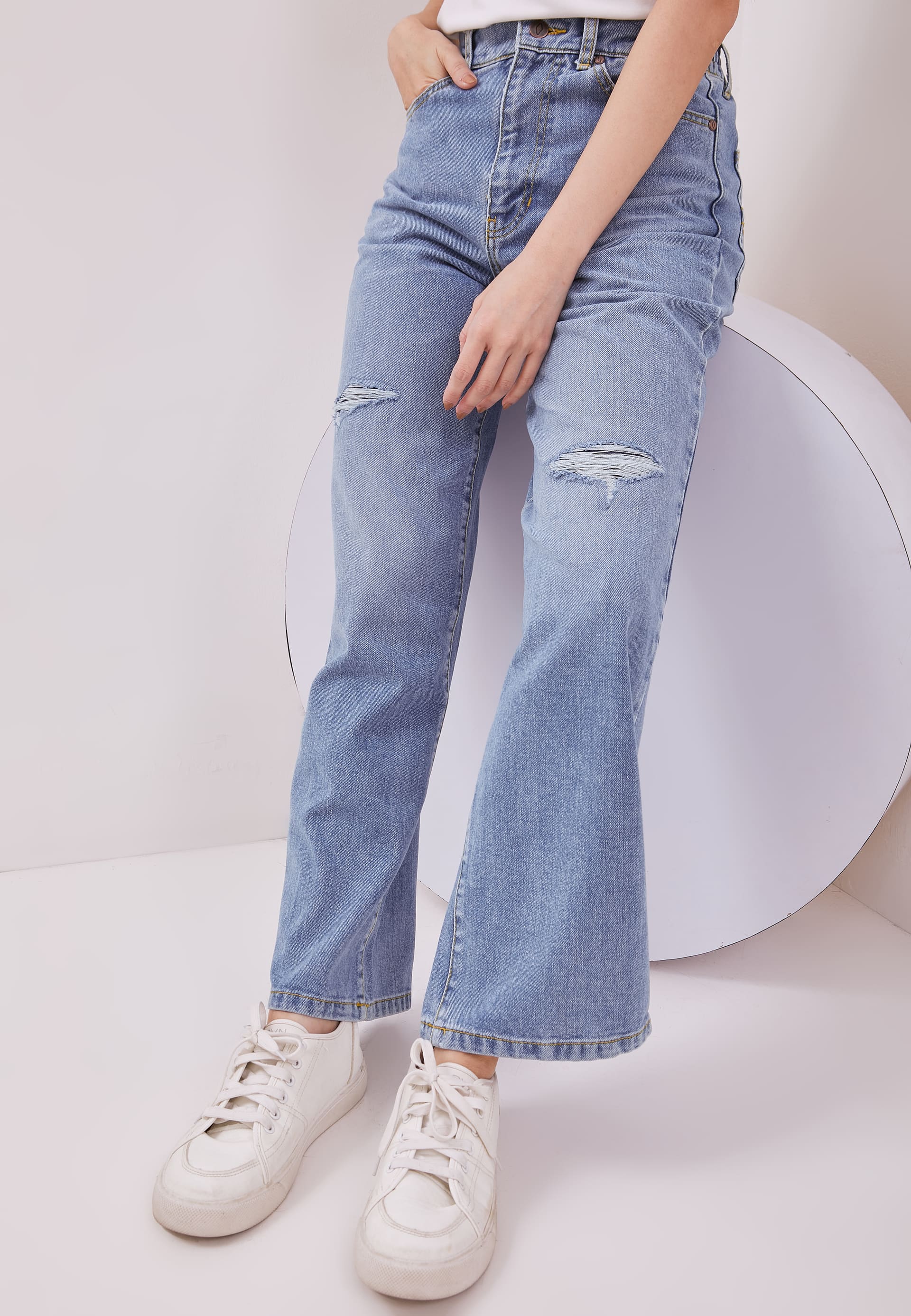 DUST Celana High Loose Jeans Sinra Light Blue Comfease (D. 39122)