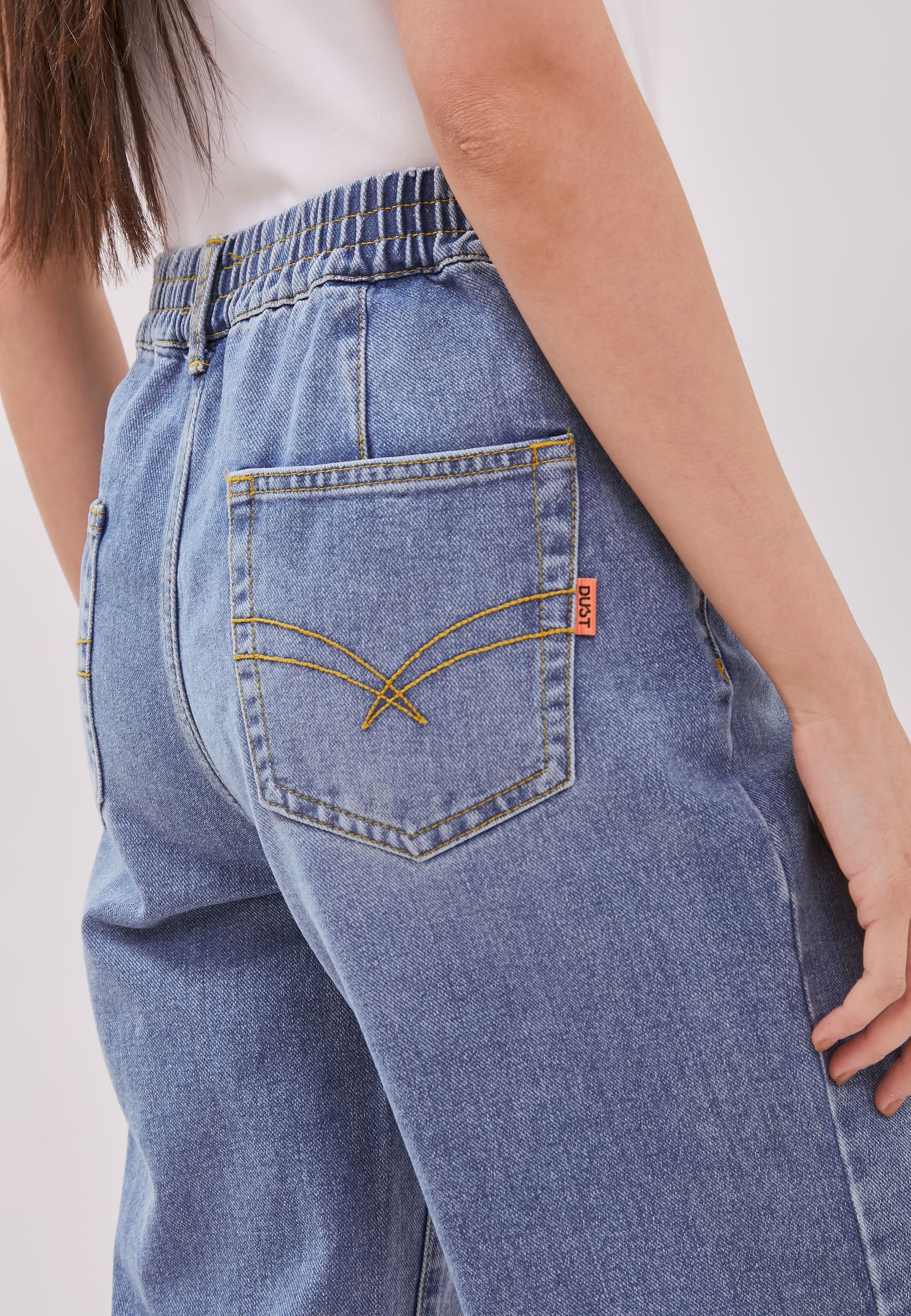 DUST Celana High Loose Jeans Sinra Light Blue Comfease (D. 39122)