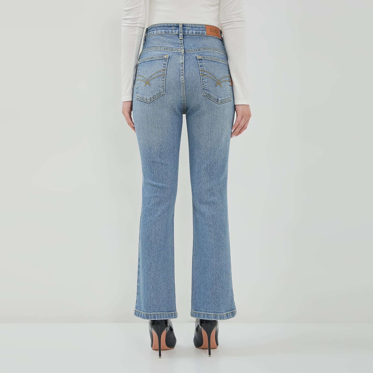 DUST Celana High Rise Bootcut Jeans Kalula Light Blue (D.31326)