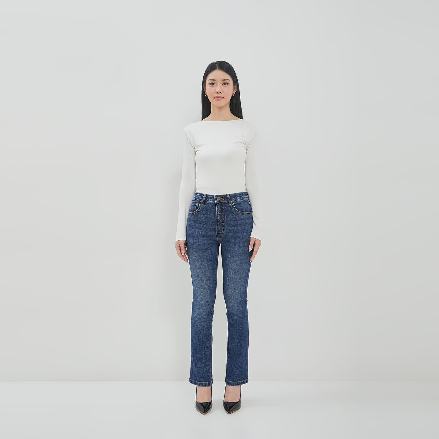 DUST Celana High Rise Bootcut Jeans Kalula Medium Dark Blue (D.31326)