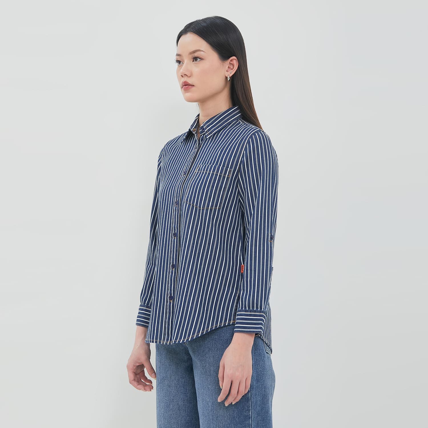DUST Kemeja Denim Ansel Garis Medium Dark Blue (D.116567)