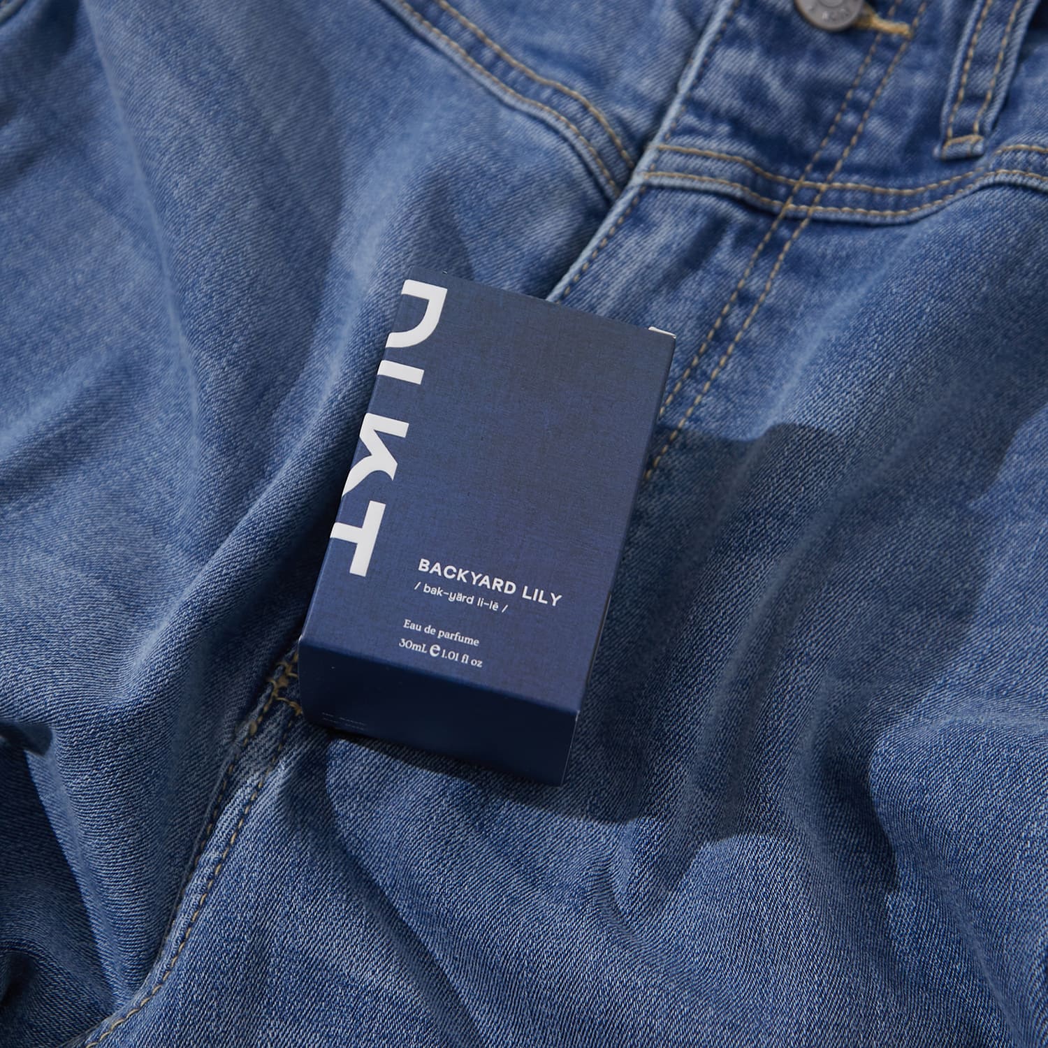DUST Eau De Parfume Blackyard Lily 30 ML (D.9201)