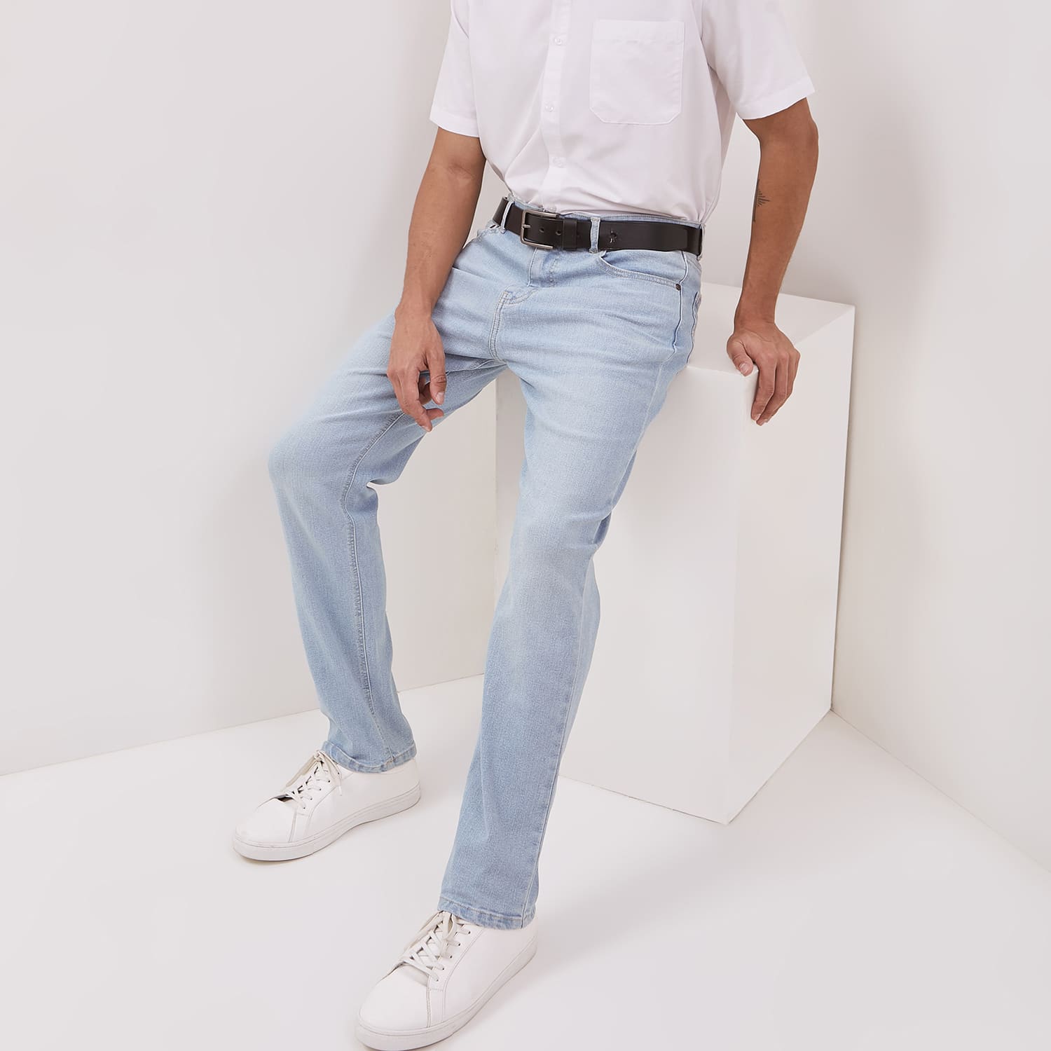 DUST Celana Straight Jeans Baril Medium Light Blue (DM.3106)