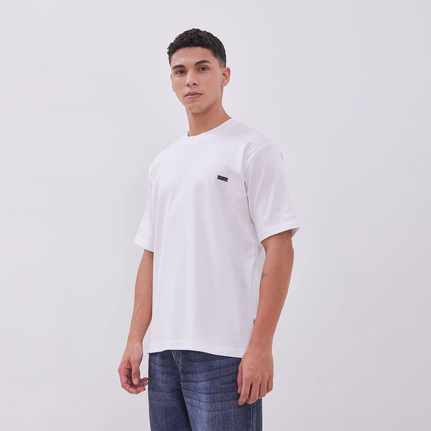 DUST Kaos Kio Putih (DM.7455)