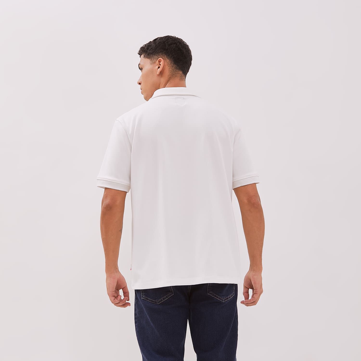 DUST Kaos Polo Bian Putih (DM.7611)