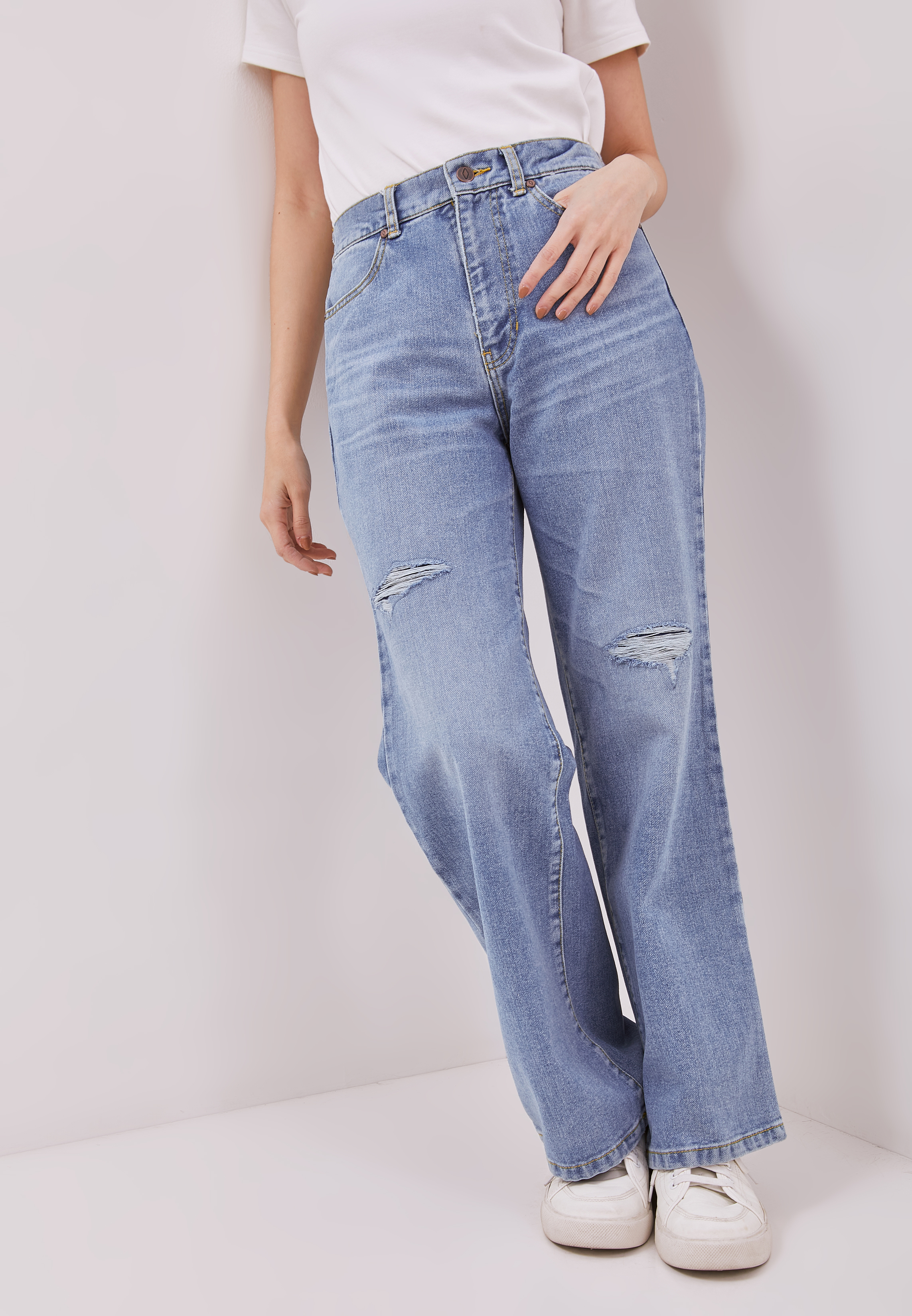 DUST Celana High Loose Jeans Sinra Light Blue Comfease (D. 39122)