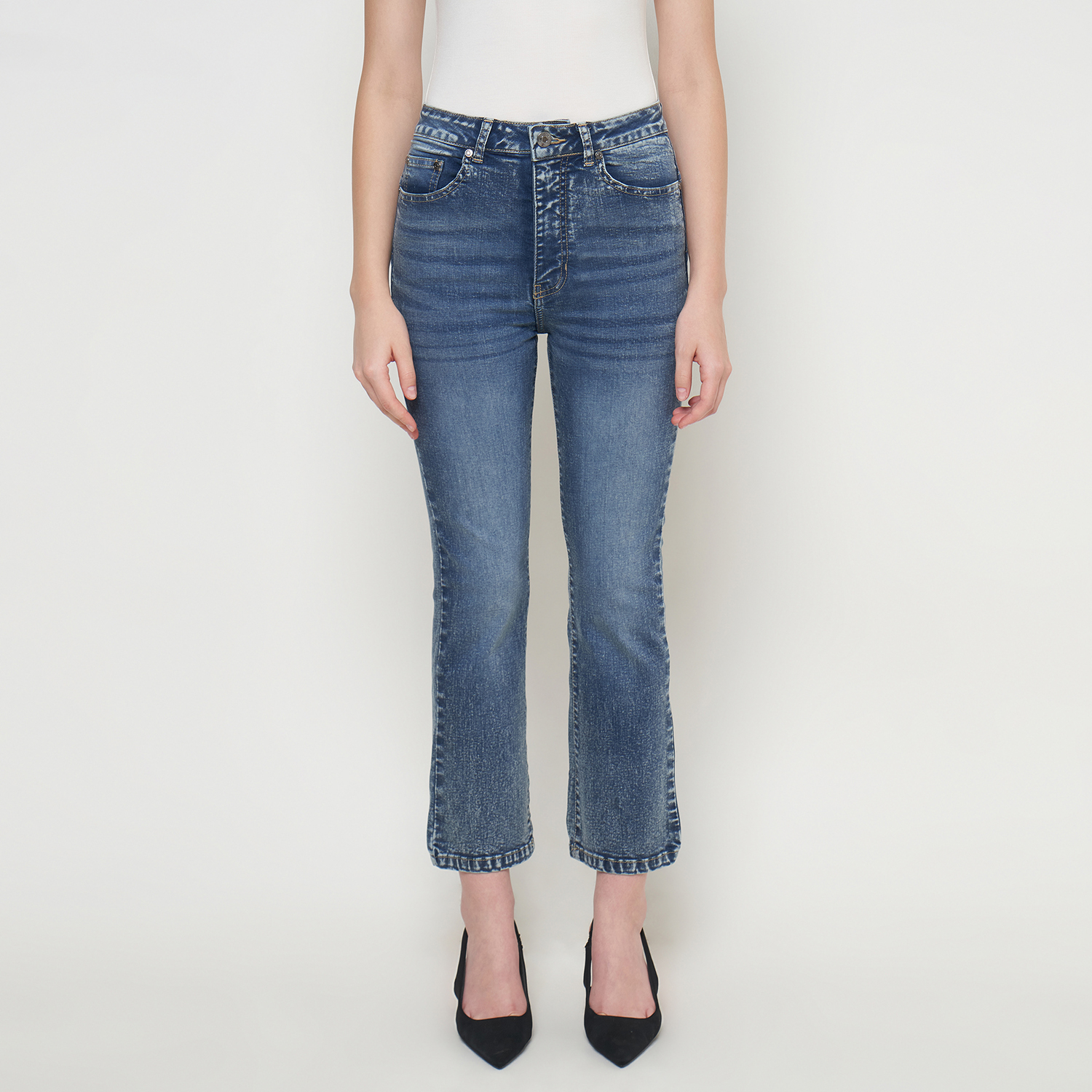 DUST Celana Mid Rise Bootcut Jeans Laira Light Blue (D. 31306)